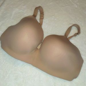 Cacique lightly lined t-shirt no wire bra size 44F